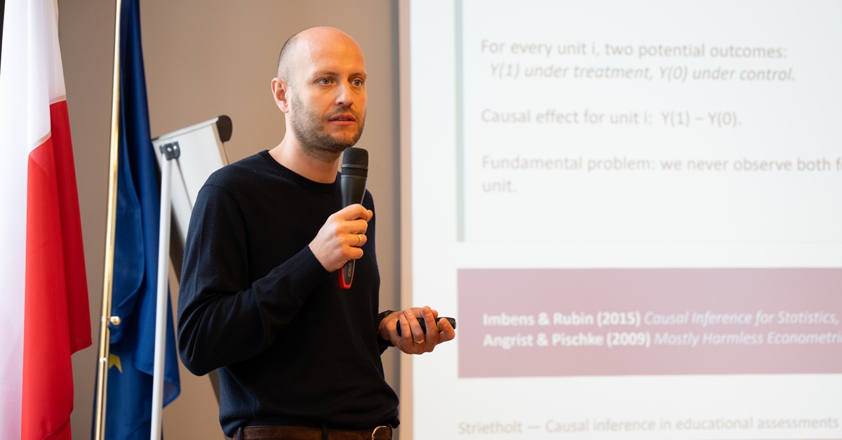 Seminar by Dr. Rolf Strietholt on shaping education policy