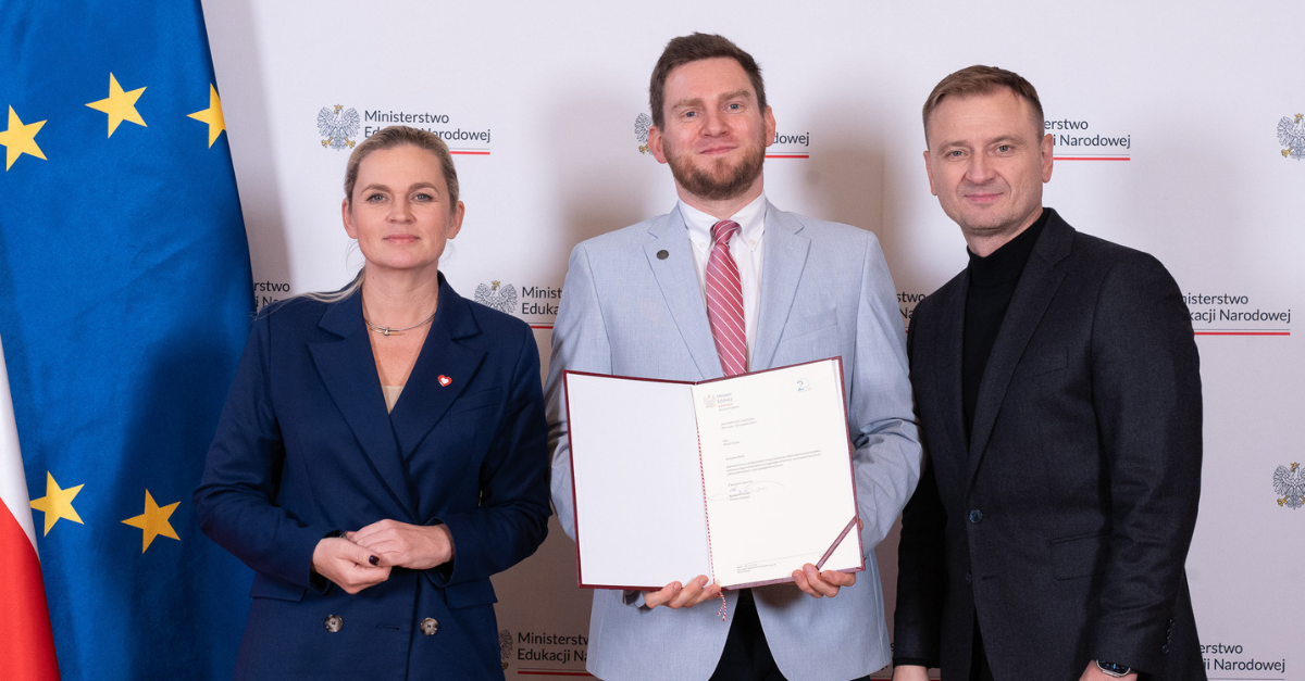 Minista Edukacji Barbara Nowacka, Maciej Tauber, Lider ZSK 6 oraz ministr sportu i turystyki, Sławomir Nitras. Źródło: MEN