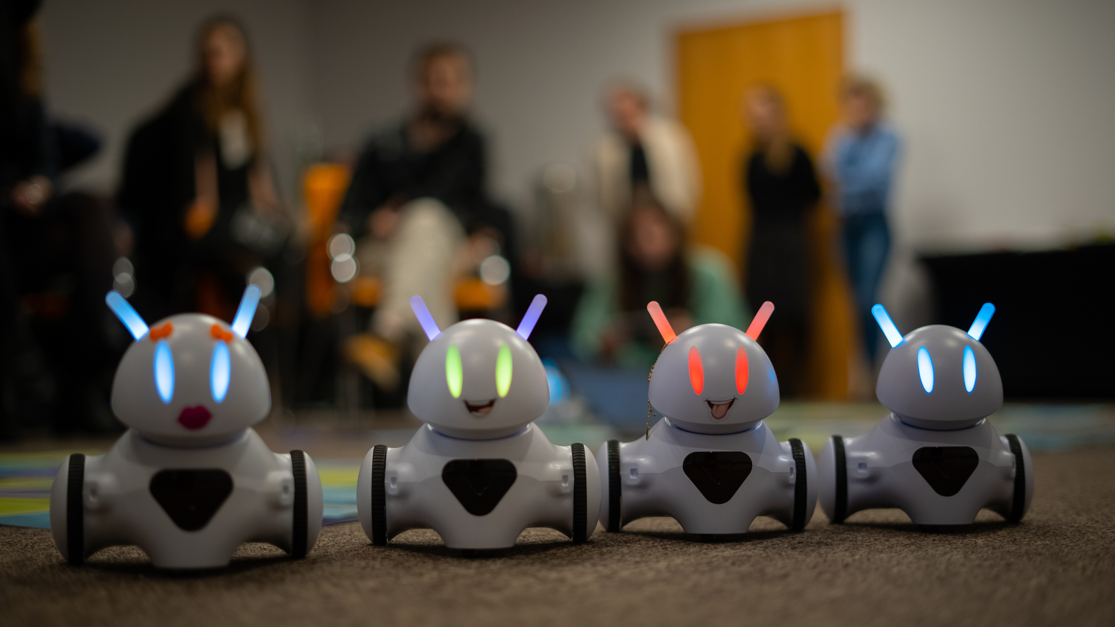 Edukatorzy Mobilnych Laboratoriów Przyszłości uczestniczyli w szkoleniu z wykorzystania robotów Photon